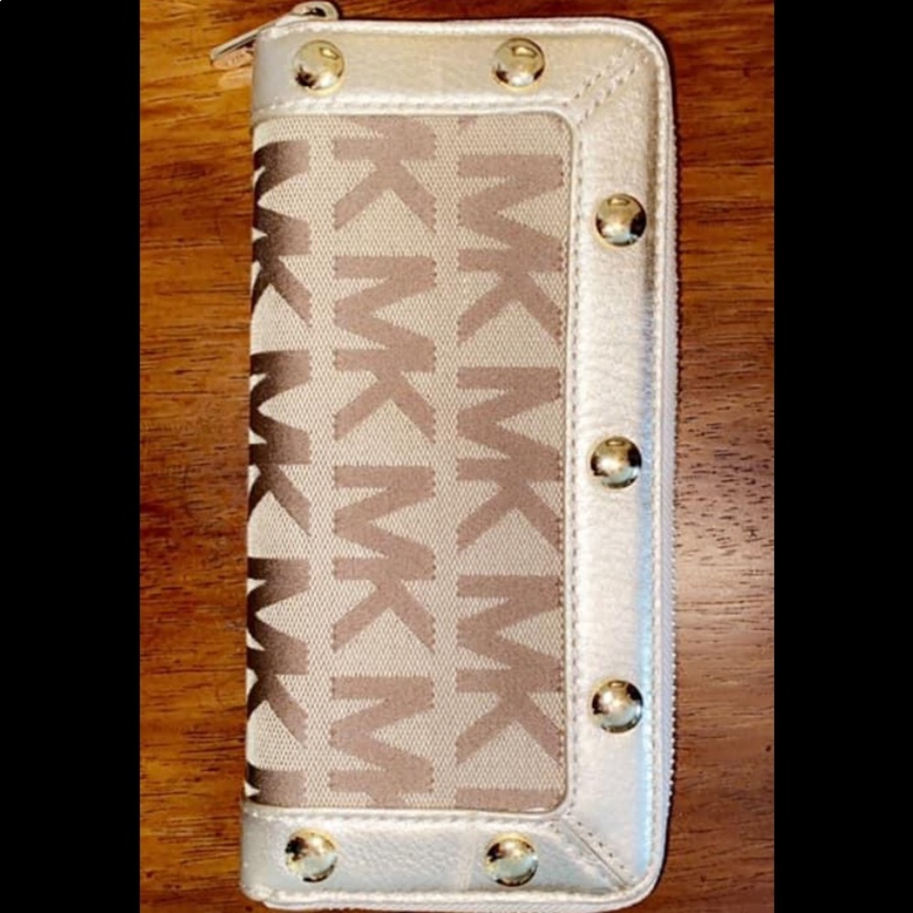 Micheal Kors Wallet